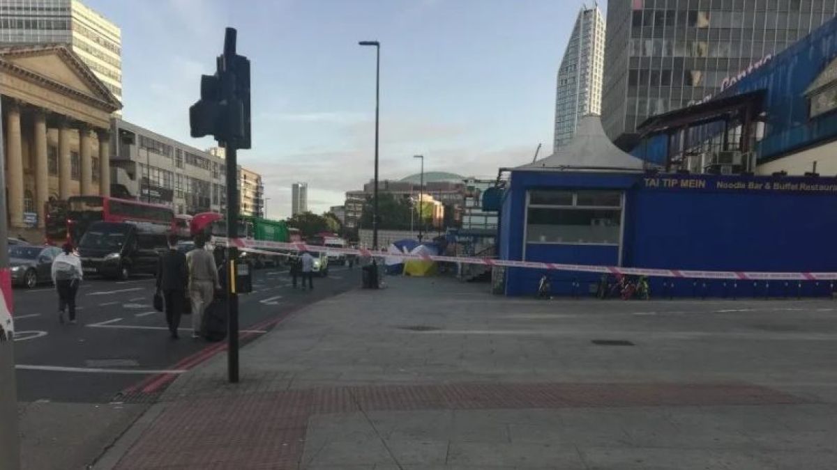 Кърваво нападение в лондонското метро