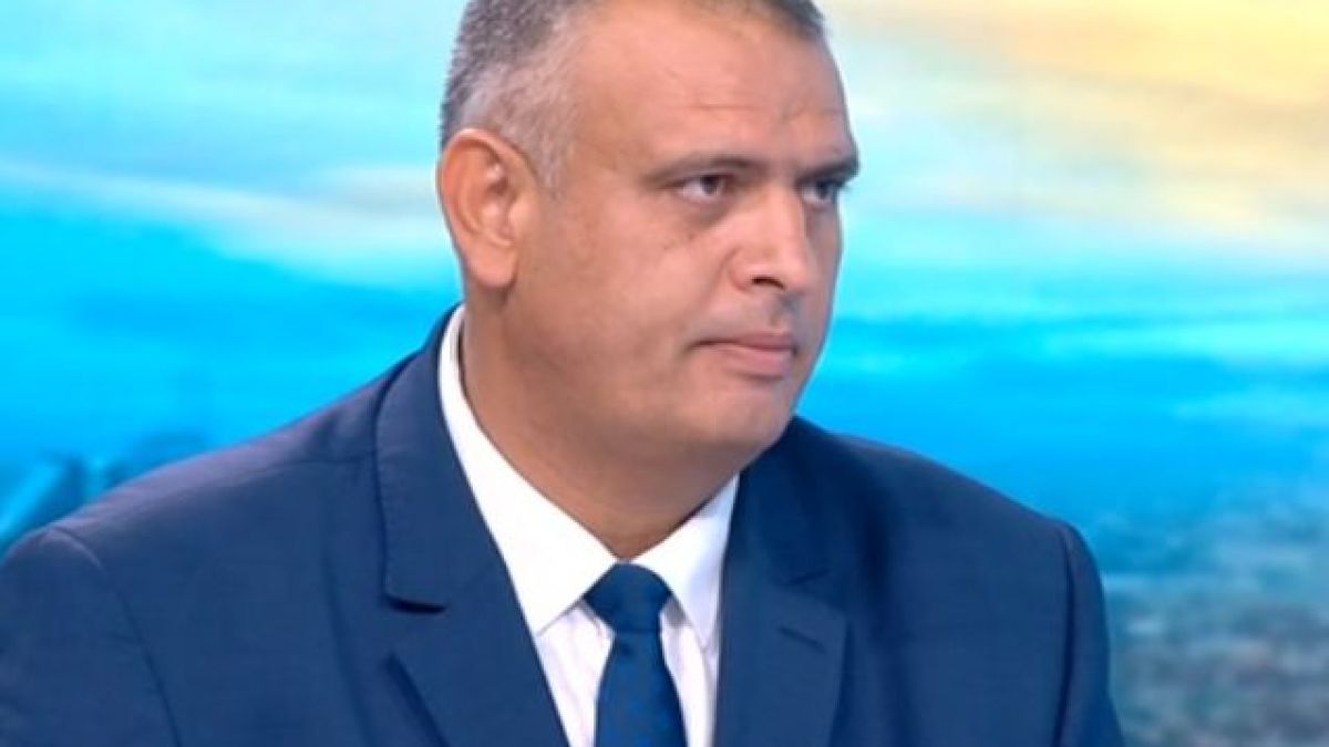 Шефът на АПИ обясни стоварват ли се нови боклуци под магистрала „Струма“