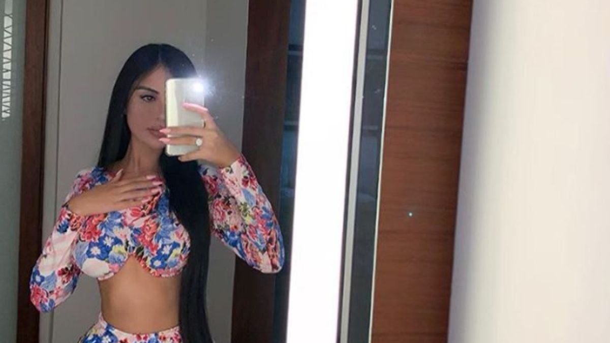 Гореща секс бомба си махна осем ребра, за да... СНИМКИ 18+