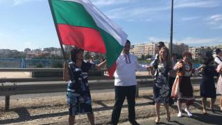 Сензационни СНИМКИ на Караянчева и Ангелкова, хванали се за...
