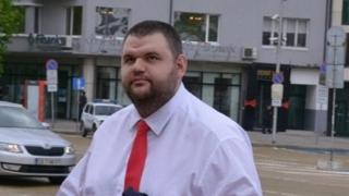 Изчезващият протестариат ляга и става с хули за Пеевски