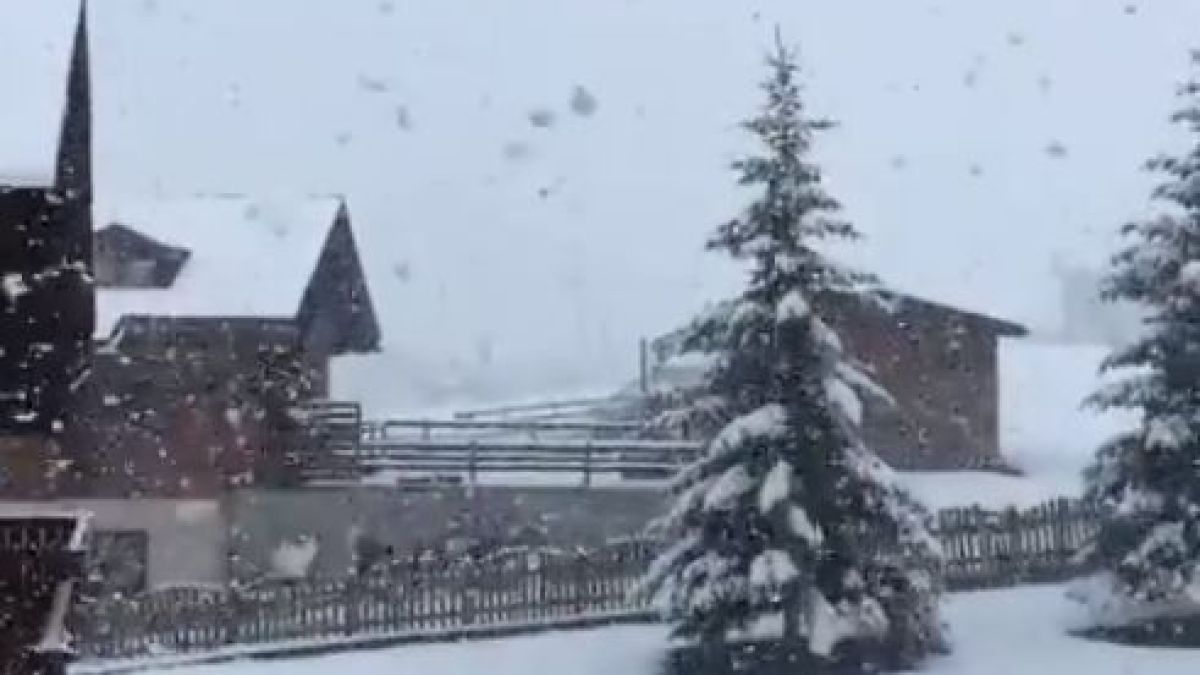 Сняг по никое време падна в Италия ВИДЕО 