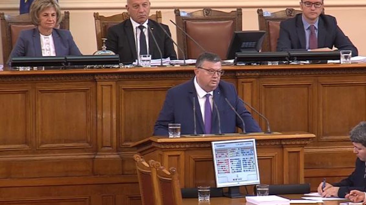 Цацаров обясни в НС защо Малинов е обвинен в шпионаж, но това не е атака срещу русофилите 