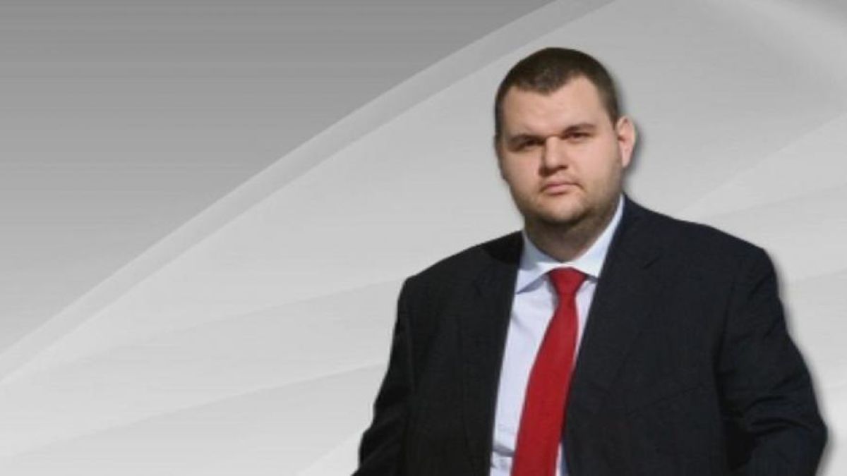 Малинов се брани с лъжи за Пеевски
