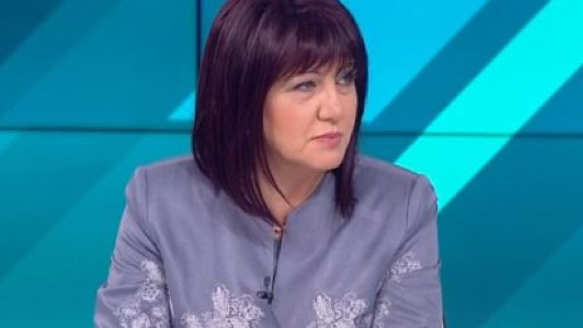Караянчева попари Манолова: Тя няма престава какво се случва в столицата
