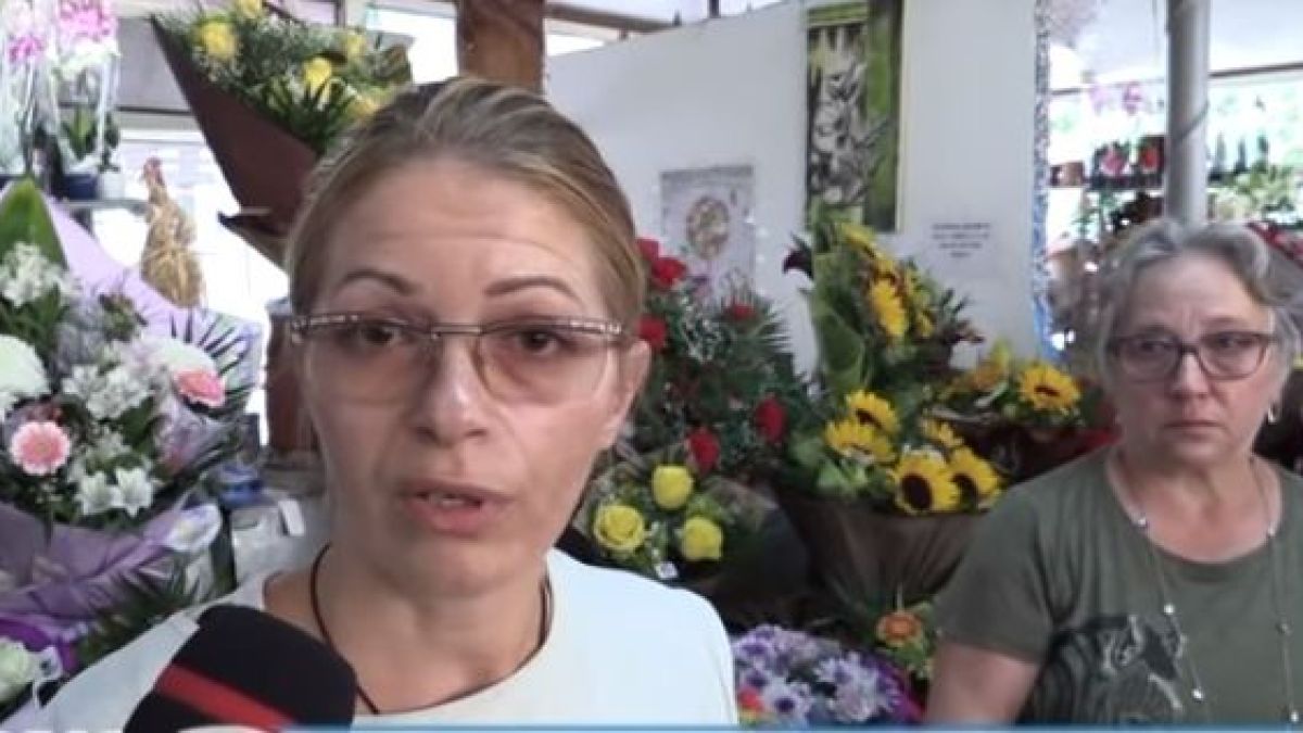 Дъно! Цветарки с грозни думи за учителки преди първия учебен ден ВИДЕО