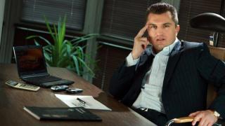 Само в БЛИЦ! Кумецът на Цветан Василев в полицейски екшън с Мерцедес S-класа