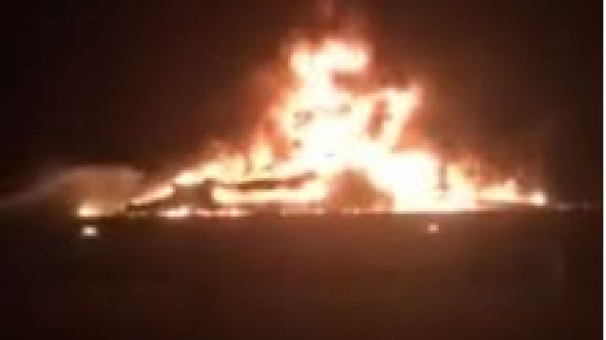 Само в БЛИЦ! Най-голямата яхта до 5-звездния хотел Мираджио в Касандра стана на пепел нощес ВИДЕО