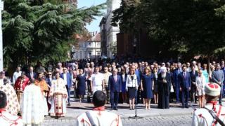 БЛИЦ TV: С тържествен водосвет и гвардейски марш беше издигнато знамето на София 