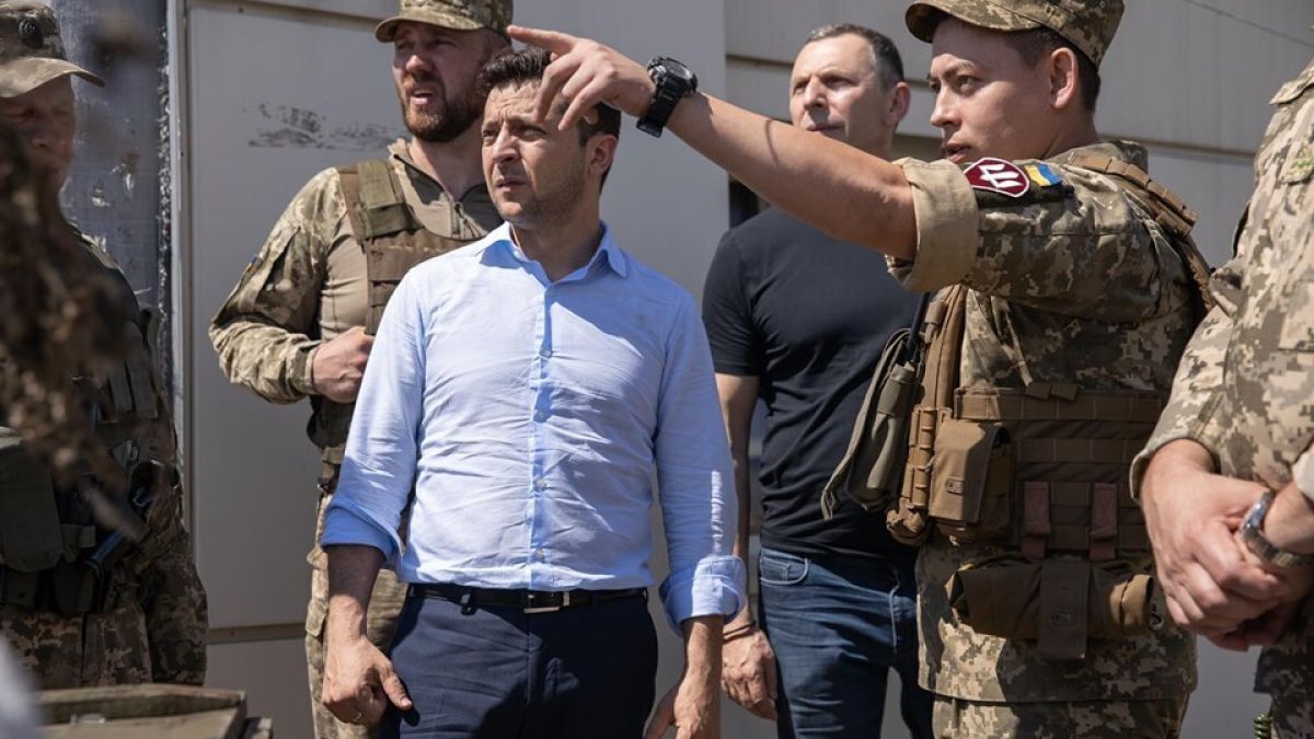Войната в Донбас спира, Киев изтегля военните? 