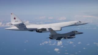 Два изтребителя F-16 прехванаха 4 руски бойни самолета СНИМКИ