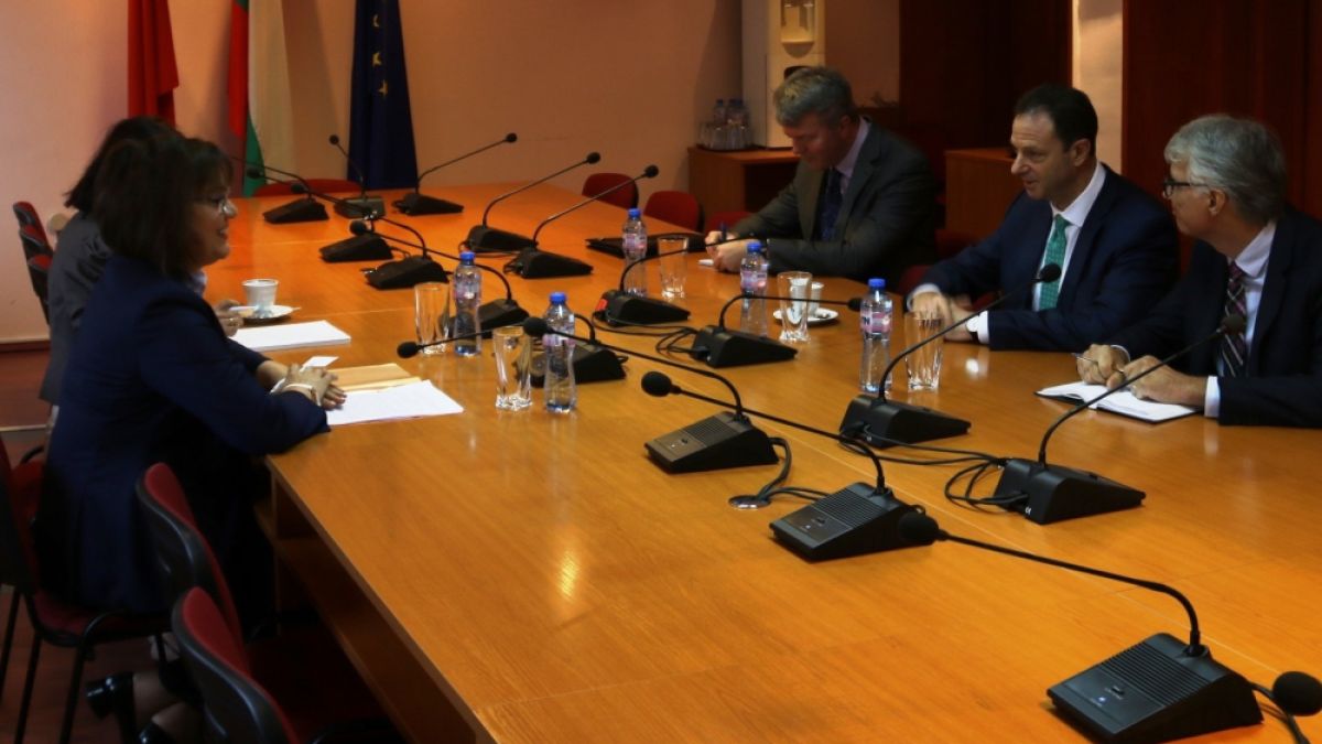 Корнелия Нинова се срещна с временно управляващия посолството на САЩ Джъстин Фридман