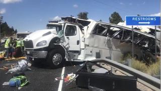 4 души загинаха, 15 в критично състояние при катастрофа с автобус в САЩ ВИДЕО