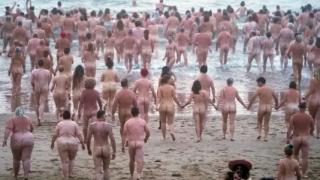 Стотици се разгологъзиха за оргия по случай есенното равноденствие ВИДЕО 18+