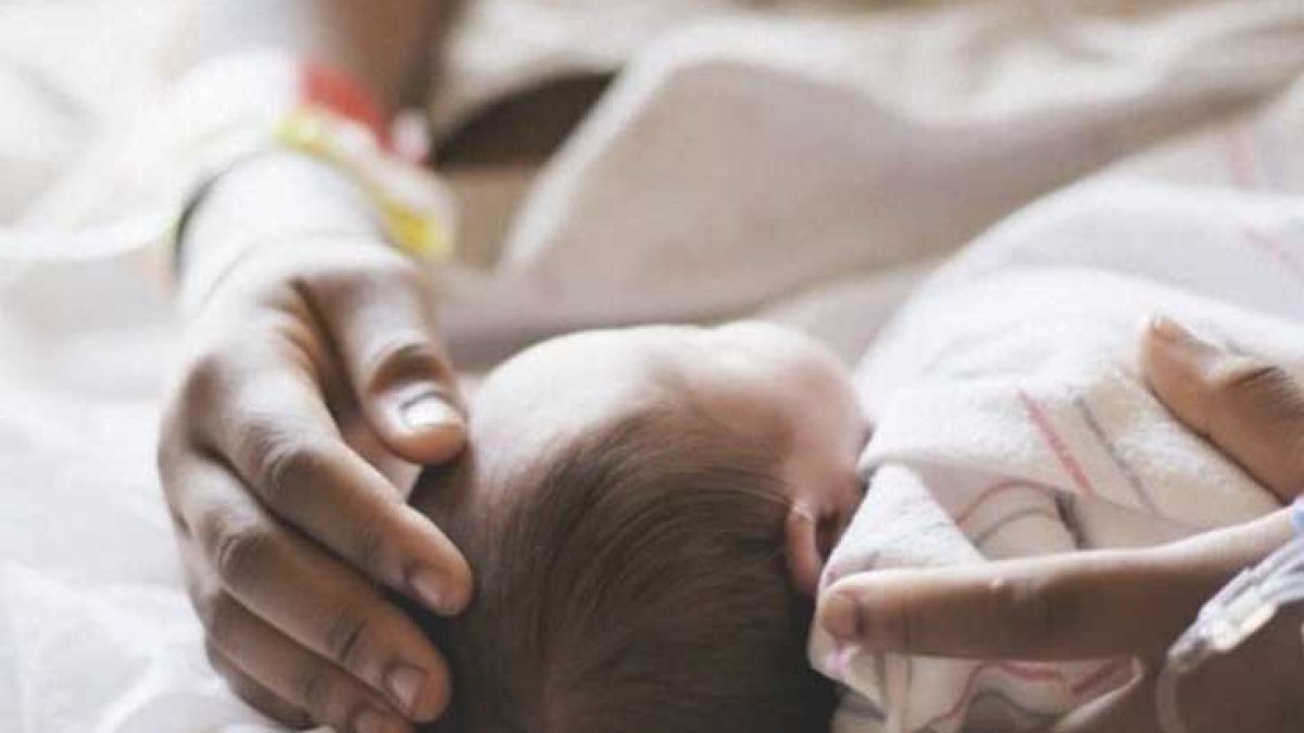 Дете се роди със сърце извън тялото поради рядко заболяване ВИДЕО 18+