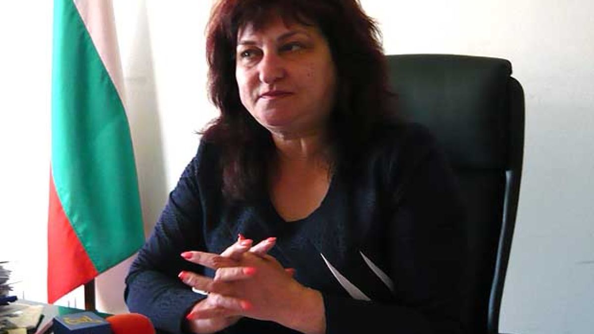 Кандидатката за кмет на БСП на град Бобов Дол се напи и стана за смях