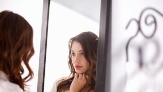 Погледнете се в огледалото: Бръчка по меката част на ухото е знак за 3 много опасни болести 