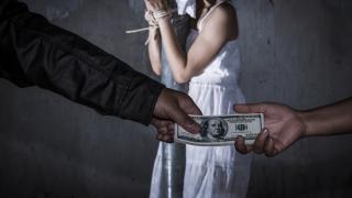 Разбиха ужасяваща мрежа за търговия с жени в Атина