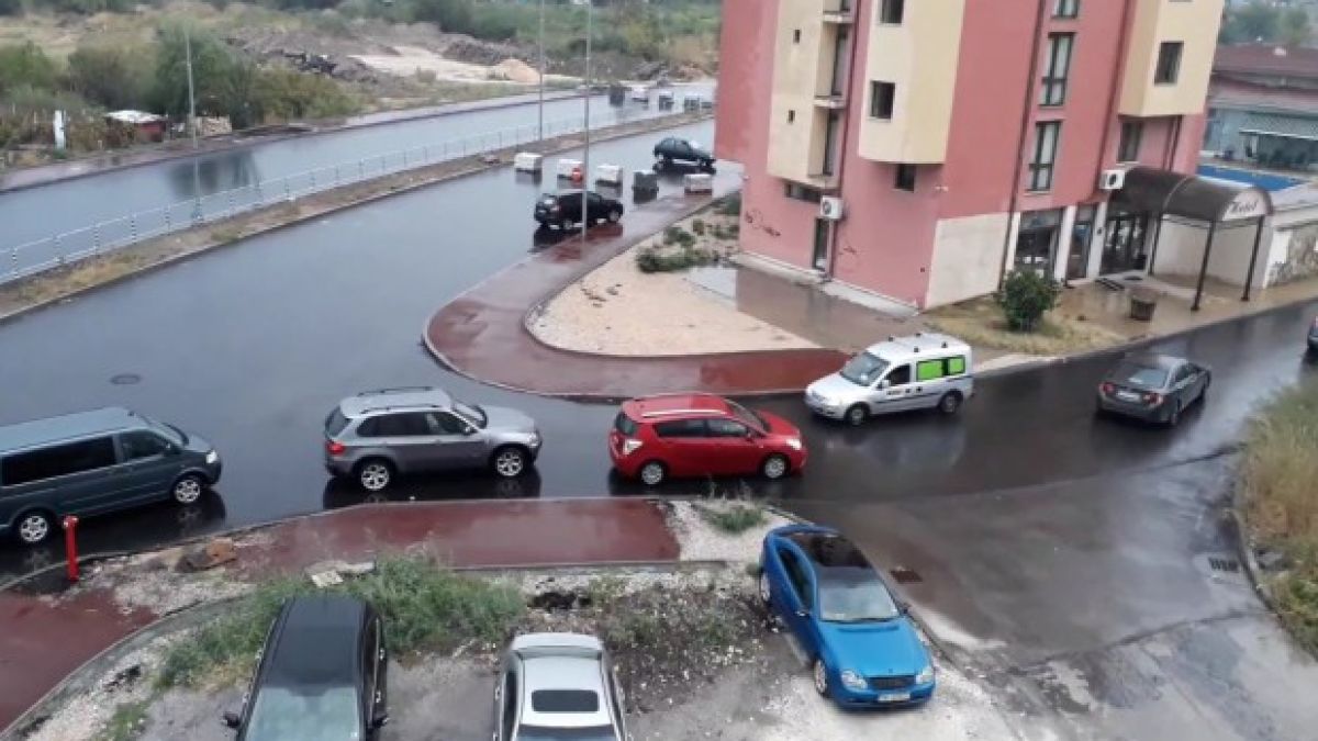 Цял Пловдив се диви на наглостта на тези шофьори ВИДЕО