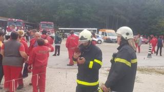 В Русе все по-напечено: Евакуират училища и забавачки заради евентуална взривна вълна от "Дунарит" СНИМКИ
