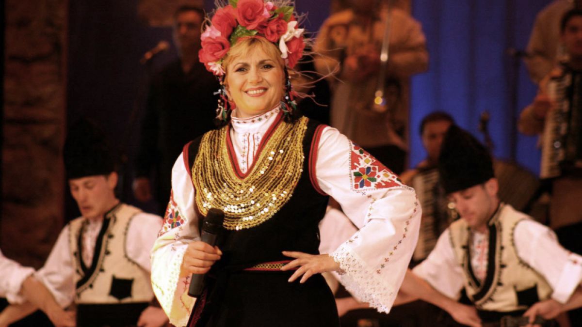 Николина Чакърдъкова: Дефицитът на щастие в България  е много голям