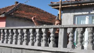 Хасковски цигани наляха парите от гурбета в нова къща, но... СНИМКИ