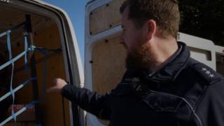 В Германия не си поплюват: На магистрала А4 спипаха български камион с множество дефекти ВИДЕО