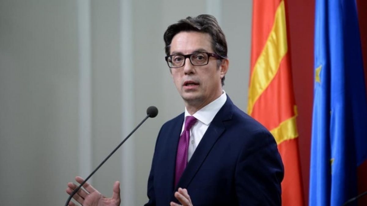 Президентът на Северна Македония се усети, че ЕС няма да го огрее без България