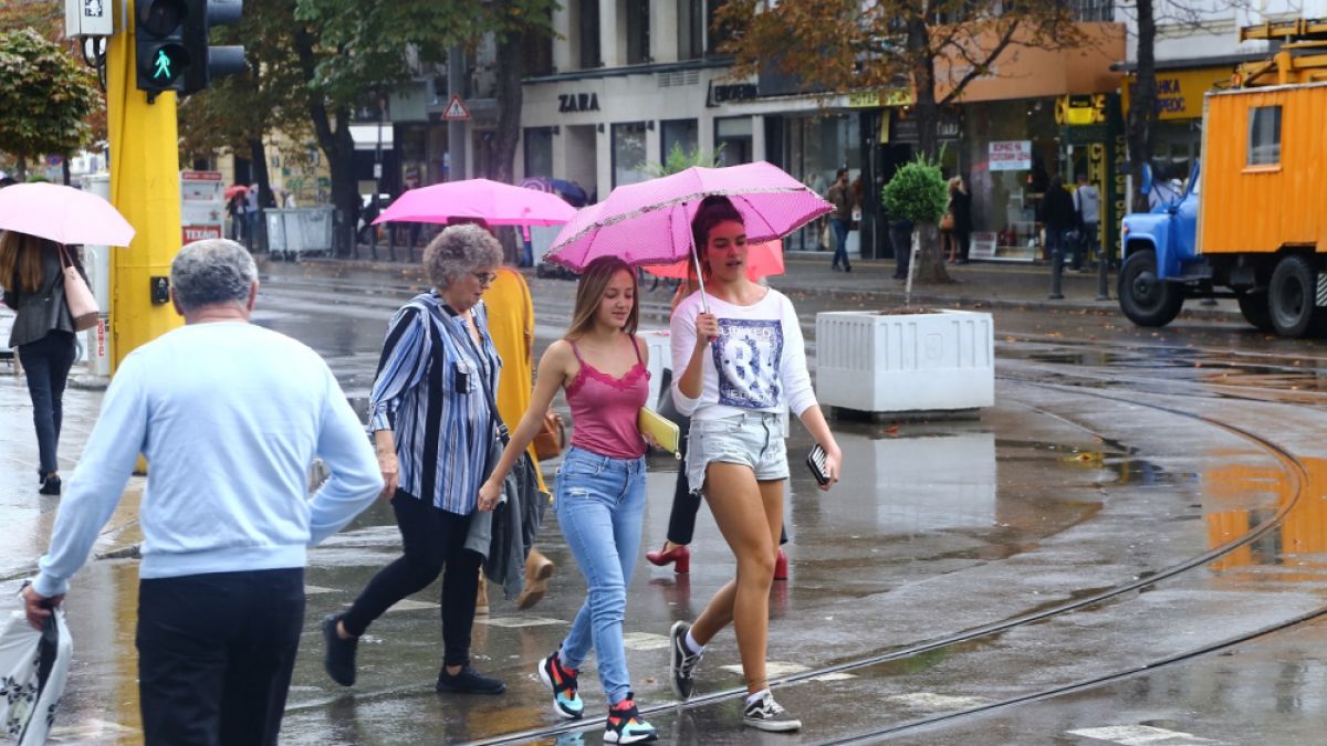 НИМХ бие тревога: Бури, гръмотевици и студ сковаха страната! Днес обаче...