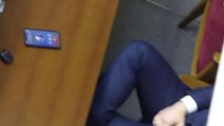 Скандал 18+ в Киев: Депутат мастурбира по време на заседание на Радата ВИДЕО