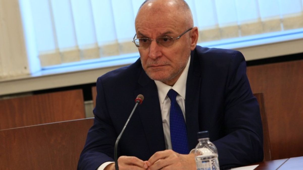 Шефът на БНБ заговори за увеличаващи се рискове 