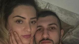 Първи СНИМКИ на младата майка, клана от нашенеца Денис във Великобритания 