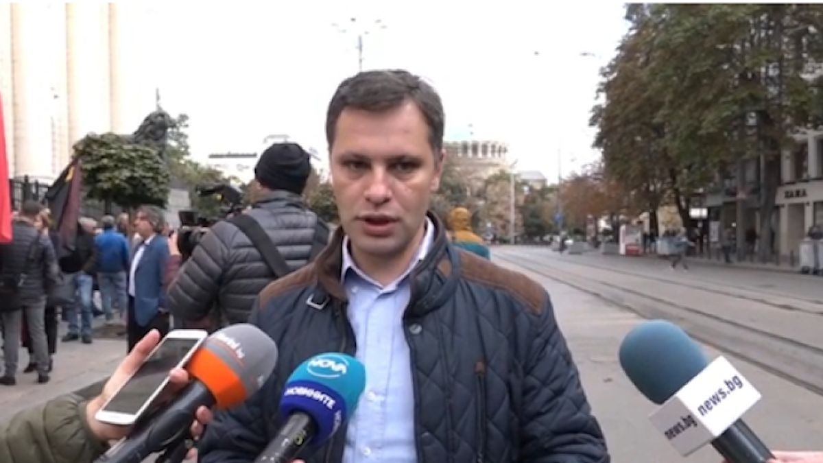 От ВМРО не се отказват, затягат примката около БХК