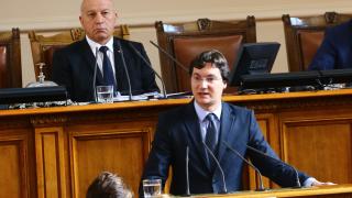 Крум Зарков към депутатите: Пропускате една ключова фраза на президента, а тя е...  