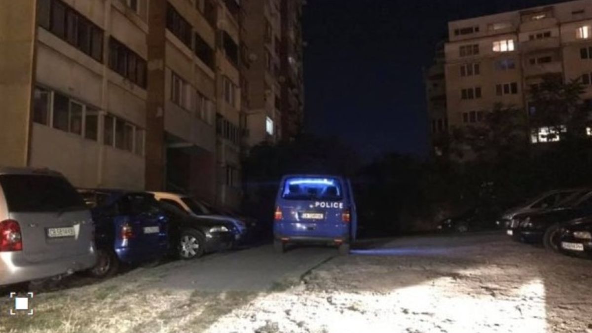 Изоставиха бебе в Люлин със странна бележка