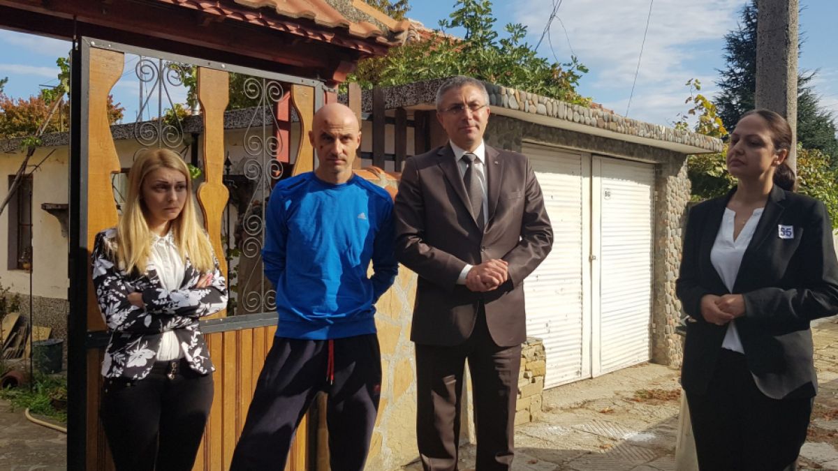 Пребиха мъжа на председателката на Младежкото ДПС Сунгурларе! СНИМКИ