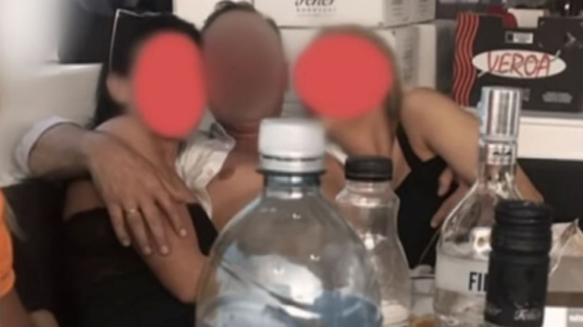 Появи се ВИДЕО 18+ от скандалната сексафера с кмет от обкръжението на Виктор Орбан  