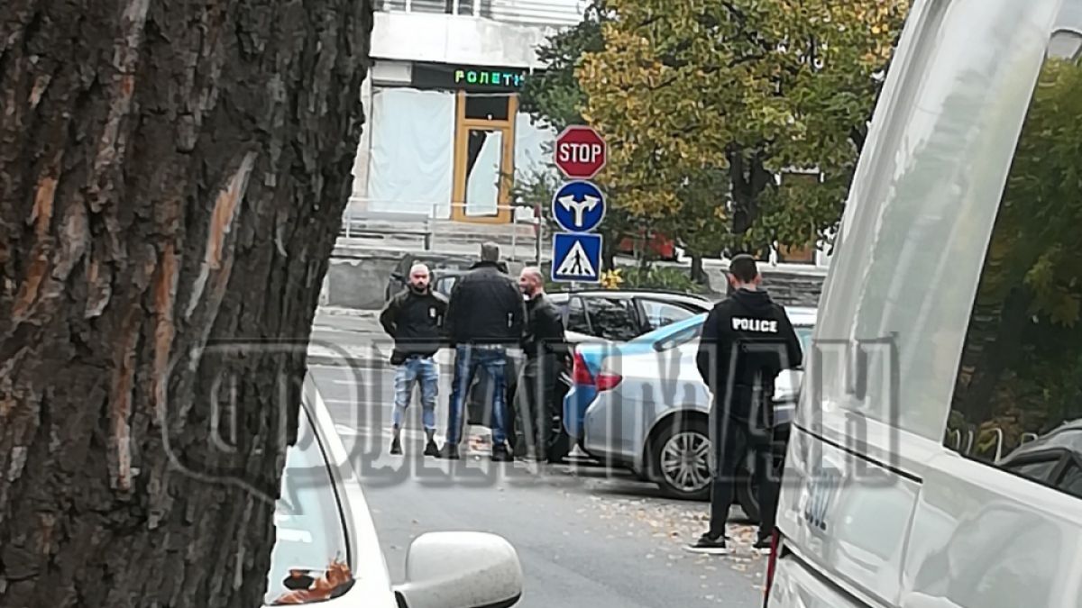 Белезници: Арестуваните от рекетьорската банда в Бургас вече са 10