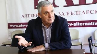 Калфин: Арестът на Мадуро е свързан с петрола, легитимира действията на Путин в Украйна