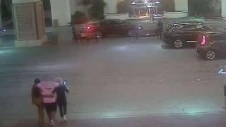 Коварни жени надрусаха наивен турист в казино, завлякоха го в хотел и... ВИДЕО