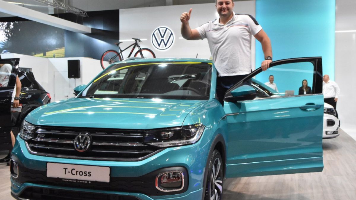 Посетител на "Автосалон София 2019" си тръгна с чисто нова кола!