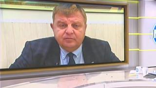 Виктор Николаев зачекна Каракачанов за средния пръст, той настръхна срещу убиеца Джок и уличи Калпакчиев
