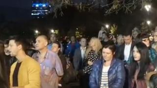 Мая Манолова втрещи столичани с чалга концерт пред НДК ВИДЕО