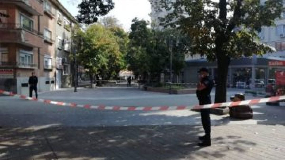 Центърът на Сливен почерня от полиция! Отцепиха района заради... 