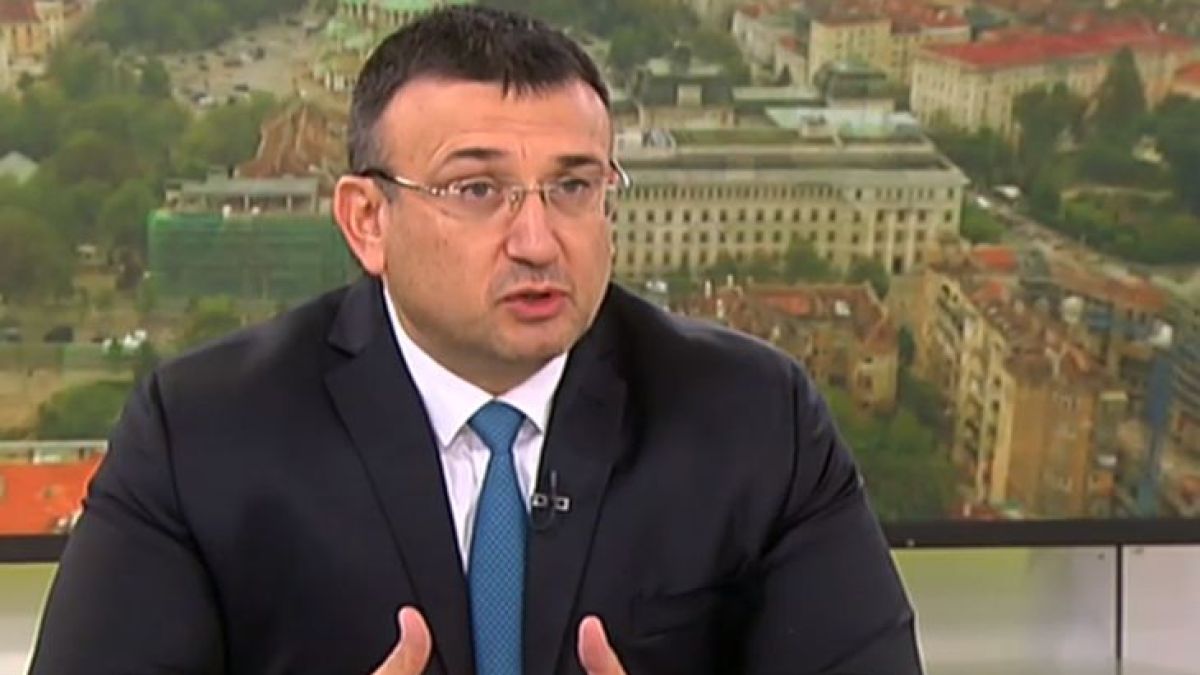 Младен Маринов разкри с какъв статут са част от лицата, спипани при операцията в Несебър