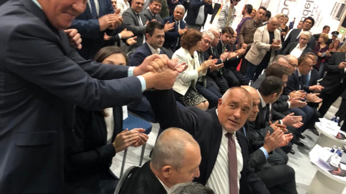 Премиерът преряза лентата на завод за стопове на "Мерцедес" в Пловдив СНИМКИ
