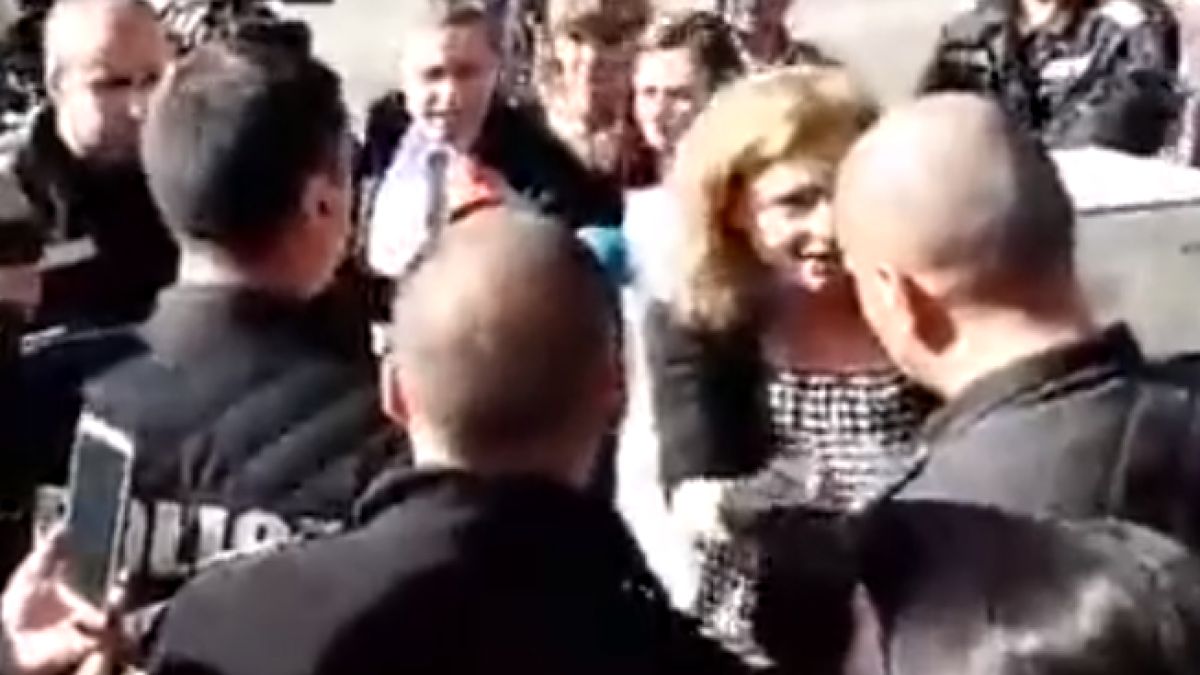 Първо ВИДЕО от женското меле на Орлов мост