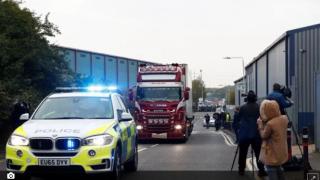 The Sun: Зловещата мафия "Змиорката" е изпратила камиона с труповете в Англия