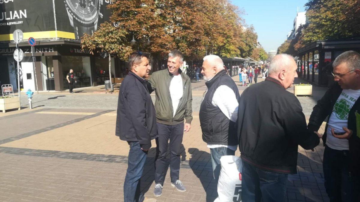Тончо Токмакчиев закри кампанията си с обиколка на центъра на София