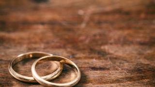 Японец направи годежен пръстен с изрезки от ноктите си ВИДЕО
